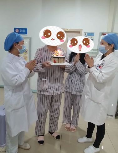医者仁心丨15岁患者过生日，西安脑康医护送蛋糕为其庆生